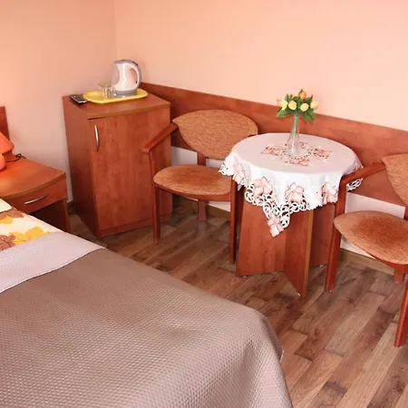 Magnolia & Domki منزل للإقامة Wisełka